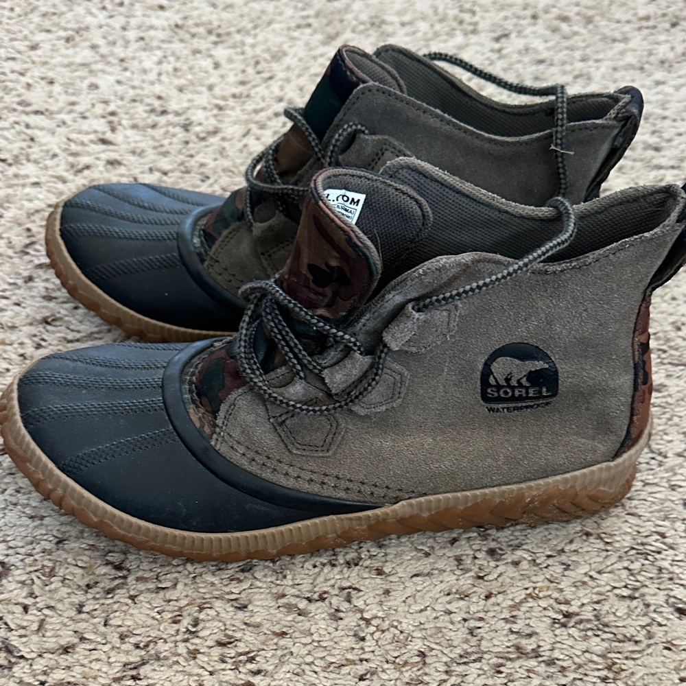 Sorel Black and Brown Waterproof Boots